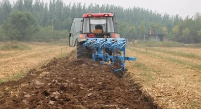 02秸秆旋耕混埋还田技术（秸秆肥料化利用技术 ） --《秸秆综合利用技术目录（2021）》 农办科〔2021〕28号