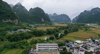 加强乡村治理重在出实招见实效